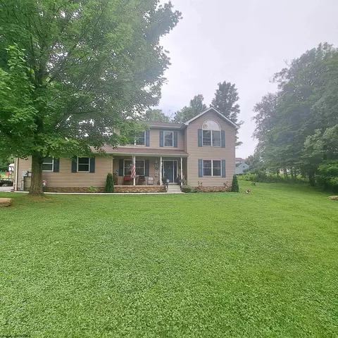 250 Deerfield Cir, Kingwood, WV 26537
