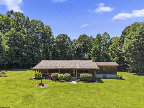 407 Wagon Wheel Rd, Huttonsville, WV 26273
