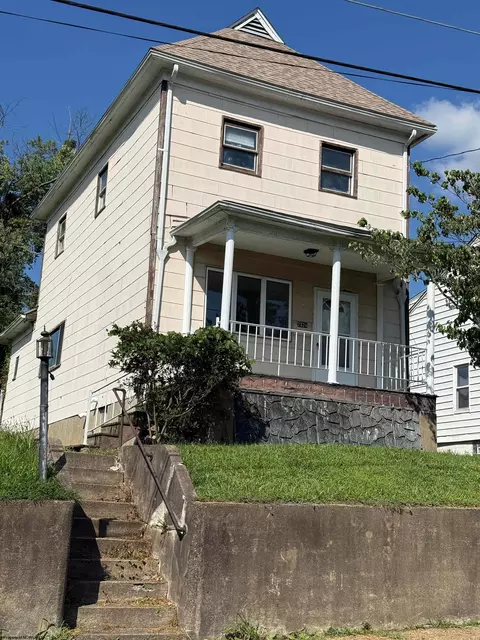 2324 Hamill Ave, Clarksburg, WV 26301