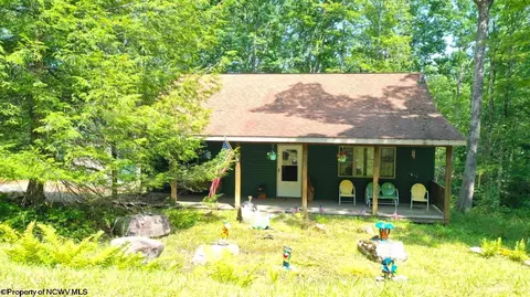 644 Pine Dr, Terra Alta, WV 26764