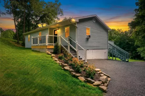 184 Warm Hollow Rd, Morgantown, WV 26508