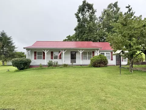 81 Fort Hill Dr, Rock Cave, WV 26234