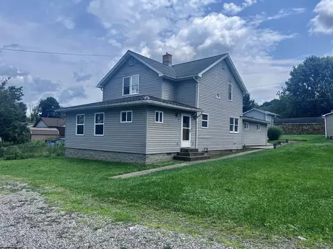 2 Sayer St, Elkins, WV 26241