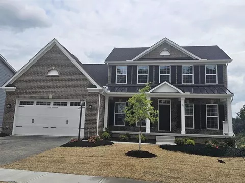 211 Opus Ln, Morgantown, WV 26508