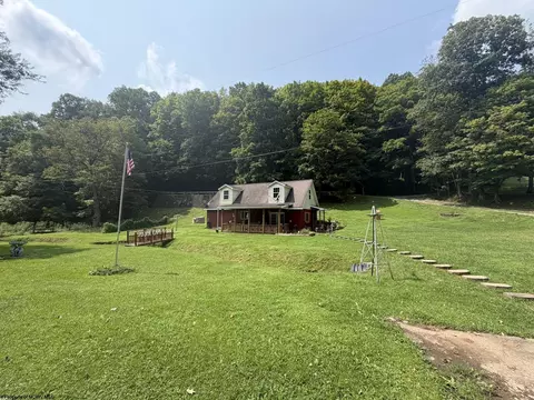 Exterior - 252 Gateway Rd, Wallace, WV 26448 photo 6 of 7