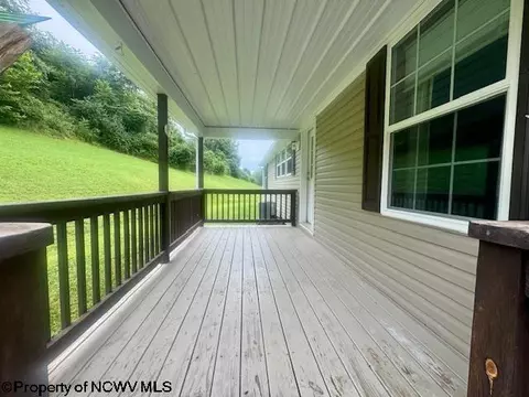 Exterior - 1683 Range Rd, Wadestown, WV 26590 photo 2 of 2