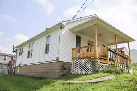 60 Watkins Ln, Clarksburg, WV 26301