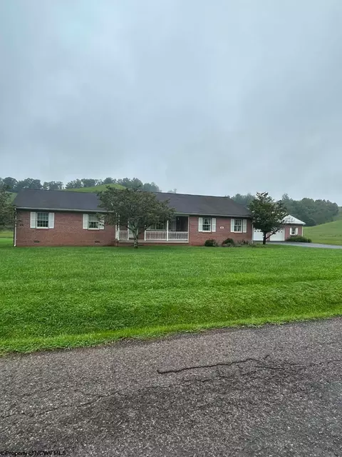564 Fishing Camp Rd, Buckhannon, WV 26201
