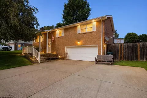 7 Coolview Ln, Bridgeport, WV 26330
