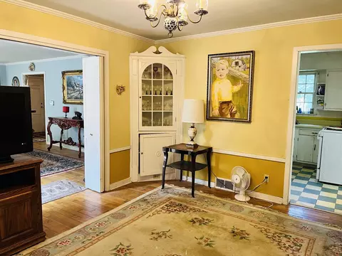 Dining - 1 E 4th St, Weston, WV 26452 photo 1 of 3