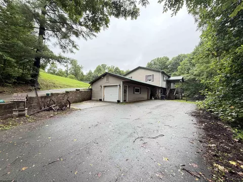 15 Buckskin Dr, Elkins, WV 26241