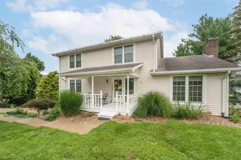 251 Ridgeway Dr, Bridgeport, WV 26330