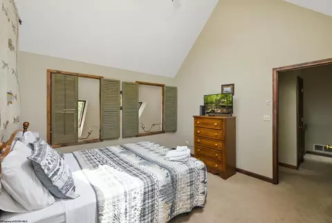 Bedroom - 195 Brookside Rd, Davis, WV 26260 photo 5 of 10
