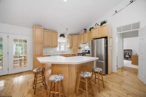Kitchen - 10 Clearview Ln, Beverly, WV 26253 photo 3 of 4