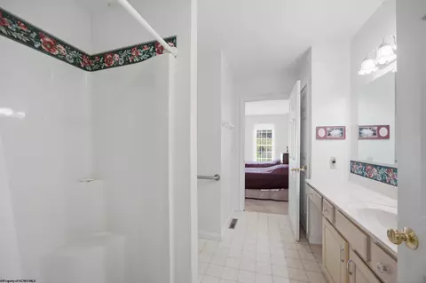 Bath - 10 Clearview Ln, Beverly, WV 26253 photo 1 of 2