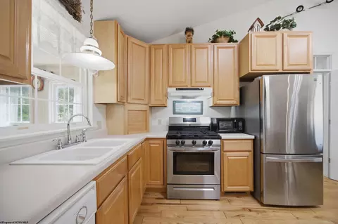 Kitchen - 10 Clearview Ln, Beverly, WV 26253 photo 1 of 4