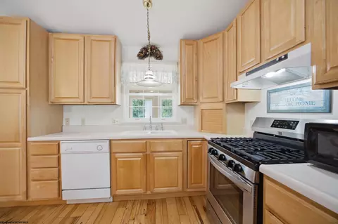 Kitchen - 10 Clearview Ln, Beverly, WV 26253 photo 4 of 4