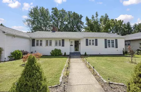 16 Boggess St, Buckhannon, WV 26201