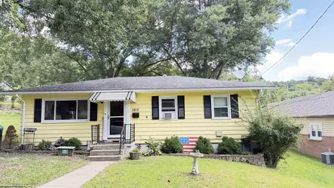 1812 Pearlman Ave, Clarksburg, WV 26301