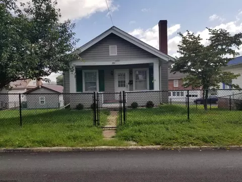 204 Euclid Ave, Clarksburg, WV 26301
