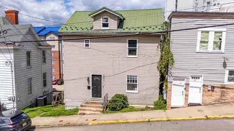 483 Dallas St, Morgantown, WV 26508