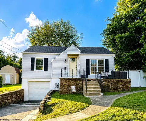 104 Cardinal Pl, Fairmont, WV 26554
