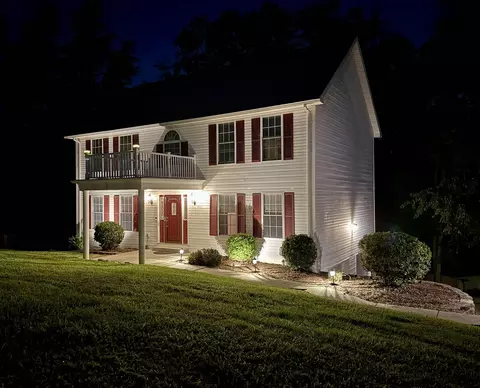 2 Cherrybrooke Ln, Fairmont, WV 26554