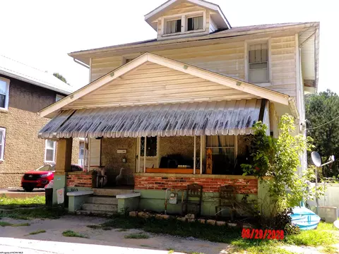 869 Terrace Ave, Weston, WV 26452