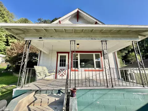 684 Locust Ave, Weston, WV 26452