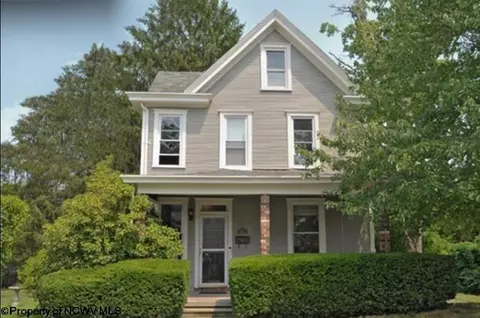 341 Lyndhurst St, Morgantown, WV 26501