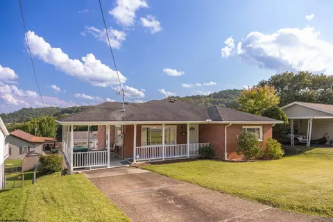 209 Paula Blvd, Clarksburg, WV 26301