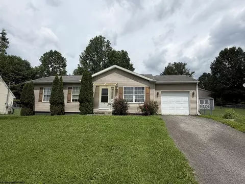 79 Fairfax Dr, Bridgeport, WV 26330