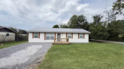 5263 Woodland Dr, Clarksburg, WV 26301