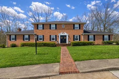 56 Garden Cir, Bridgeport, WV 26330