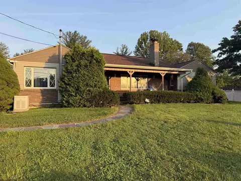 3 Erwin Ln, Fairmont, WV 26554