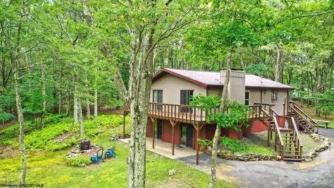 264 Primrose Ln, Terra Alta, WV 26764