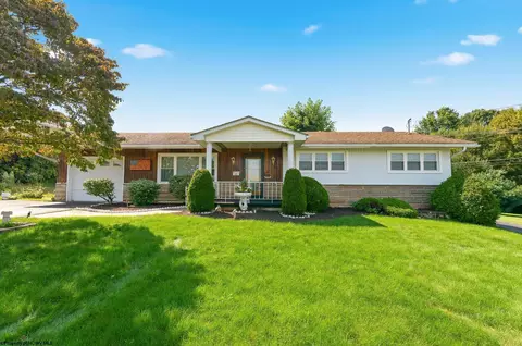 17 Grandview Ter, Uniontown, PA 15401