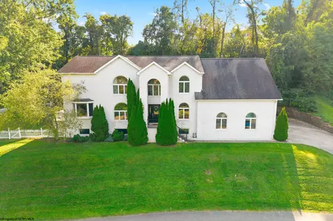 722 Poplar Woods Dr, Morgantown, WV 26505