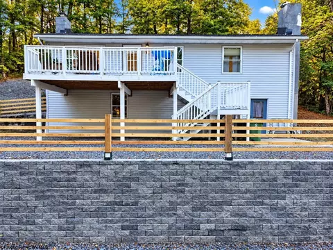 2052 Purinton St, Morgantown, WV 26505
