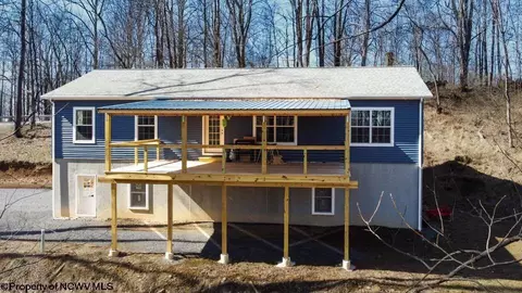 3352 Beverly Pike, Grafton, WV 26354