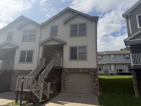 406 Olympic Ln, Fairmont, WV 26554
