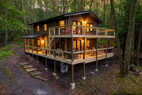 76 Arbutus Ct, Terra Alta, WV 26764
