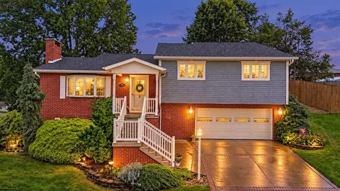 908 Cottonwood St, Morgantown, WV 26505