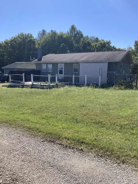 61 Carter Hill Dr, French Creek, WV 26218