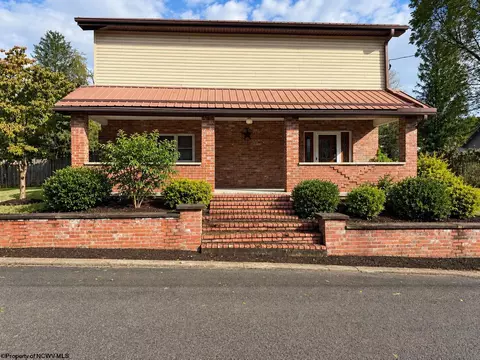 306 Naomi St, Fairmont, WV 26554