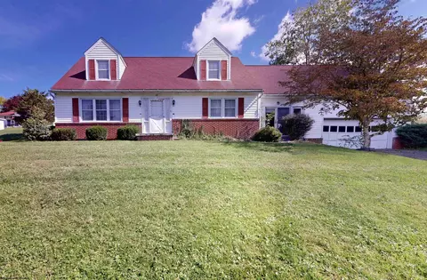 147 Redwood St, Grafton, WV 26354