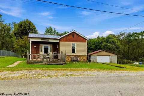163 Sunburst Dr, Clarksburg, WV 26301