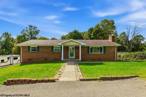 1040 Willis Dr, Morgantown, WV 26501