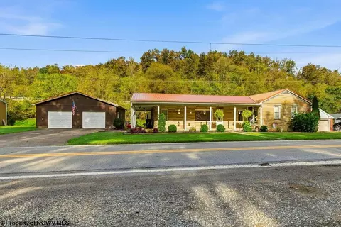 1172 Mcwhorter Rd, Lost Creek, WV 26385