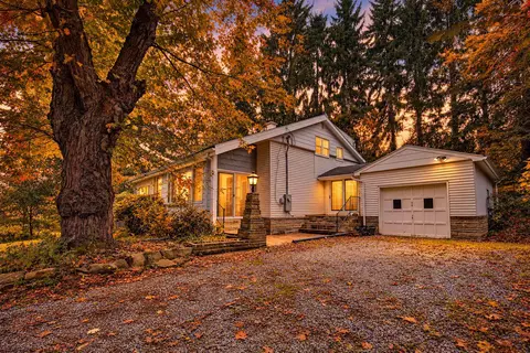 821 Idlewood Dr, Morgantown, WV 26505